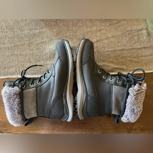 UGG ADIRONDACK III waterproof boots size 9 - Picture 13 of 16
